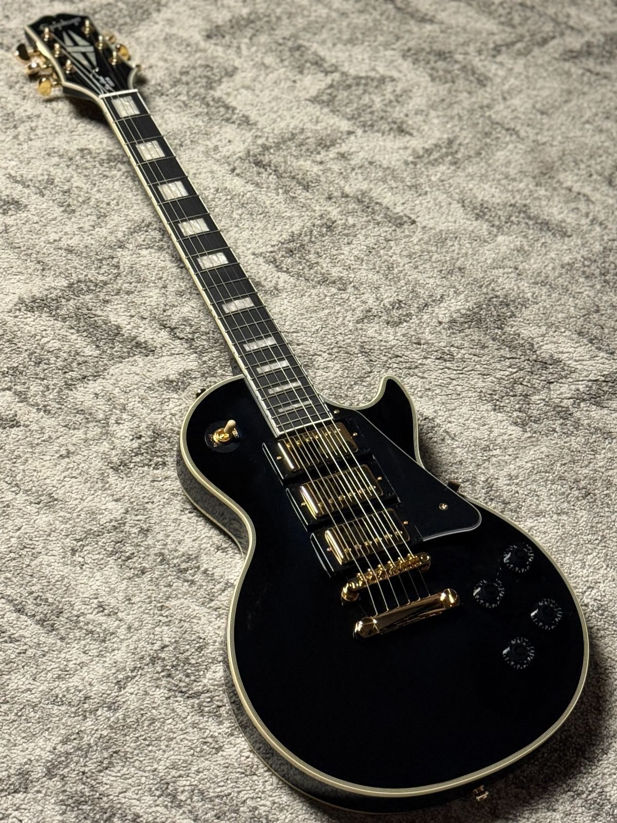 Фото объявления: Epiphone Les Paul Custom